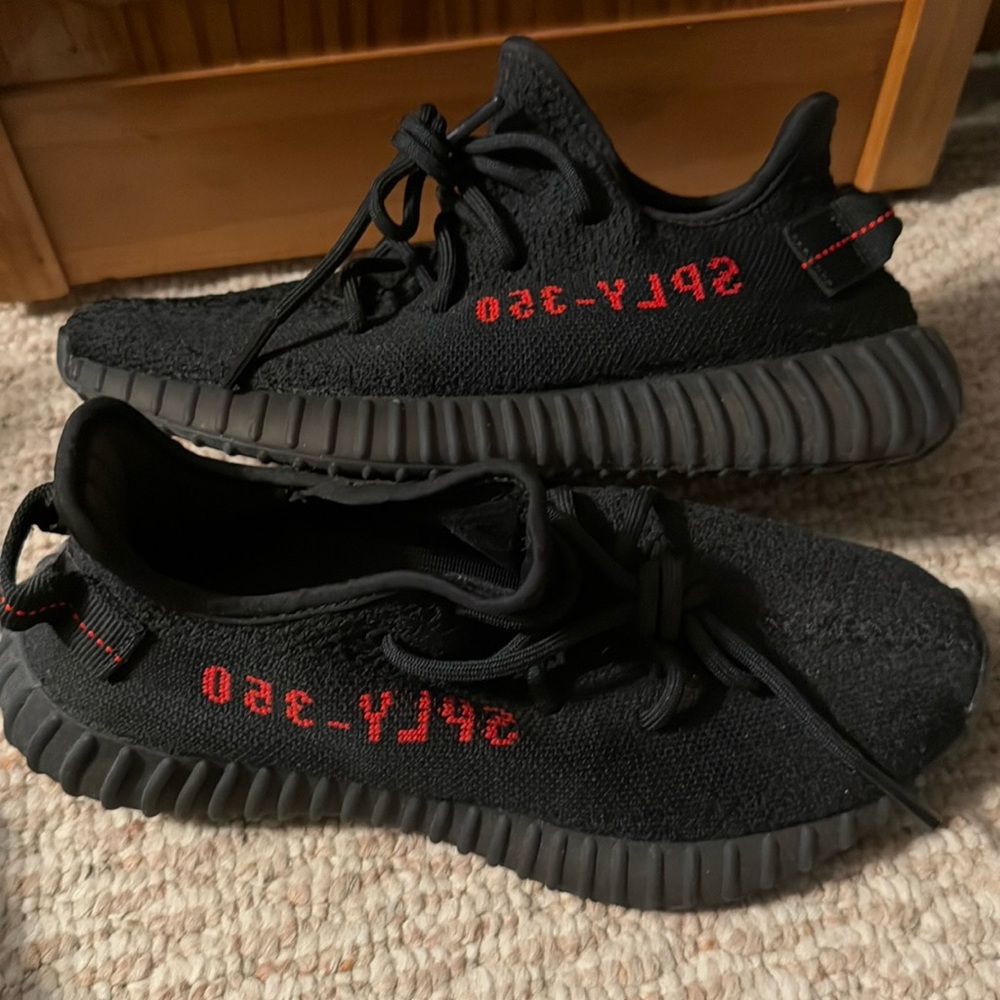 Yeezy Boost 350 V2 'Bred'